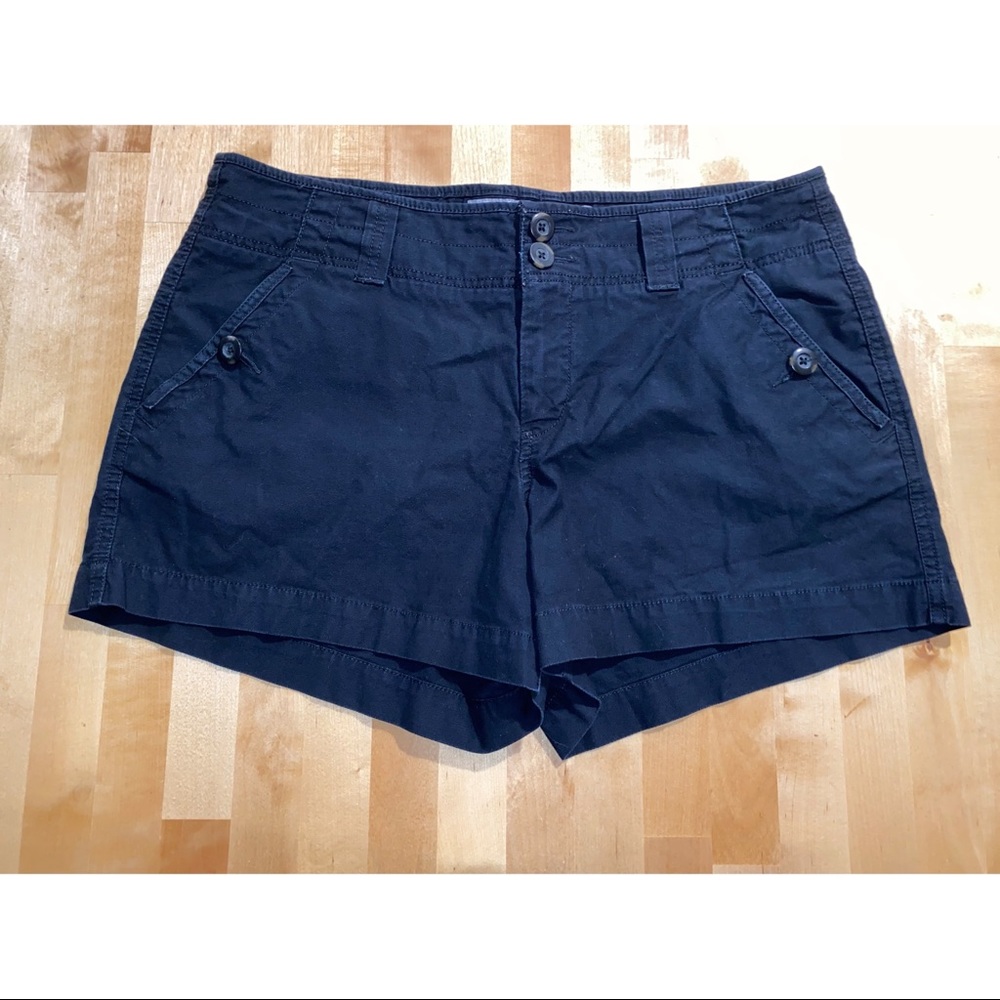 Old Navy Mid Rise Black Shorts Size 10